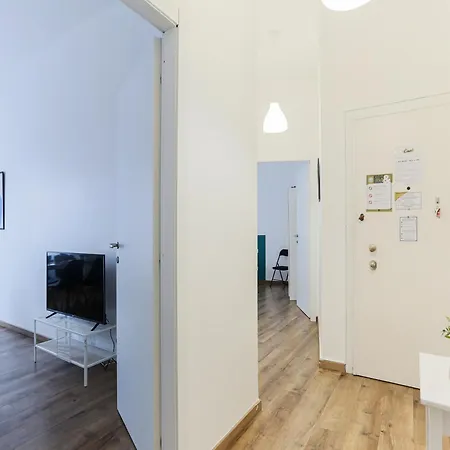 The Best Rent - Cozy Two-Bedroom Apartment Near Colonne S Lorenzo Milan Exterior photo